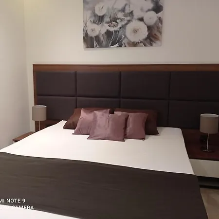 42 Zoned Aparthotel *